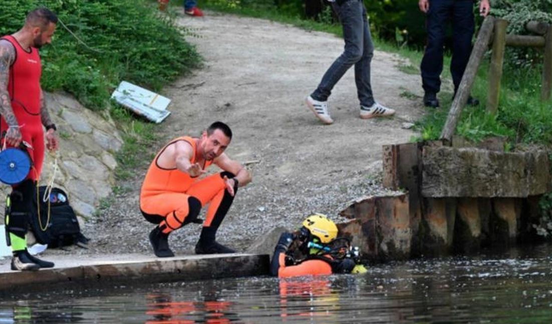 Hallan a niño estrangulado con una toalla en el río, sospechan de sus 2 amigos que querían su equipo de pesca 1
