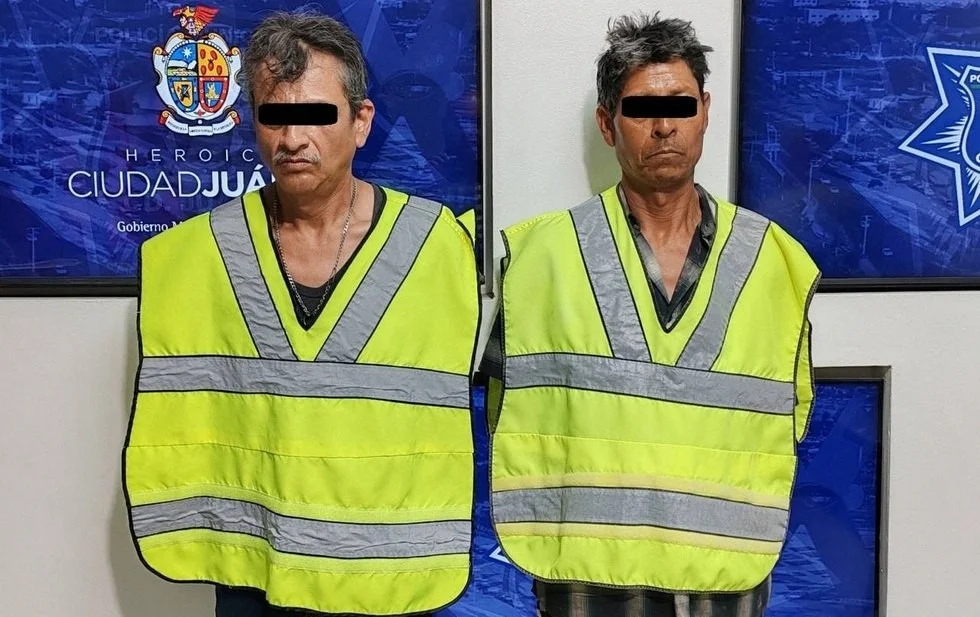 Aseguran municipales fusil de as4lto, cr1stal y arrestan a dos 1