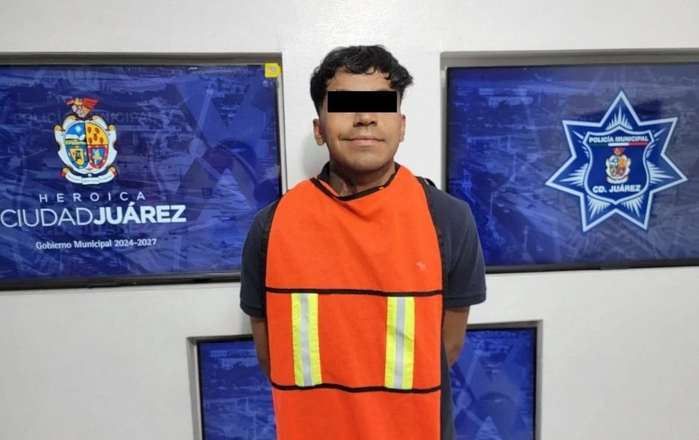 Detienen a joven con casi una libra de mar1guana y orden de aprehensión en Juárez 1