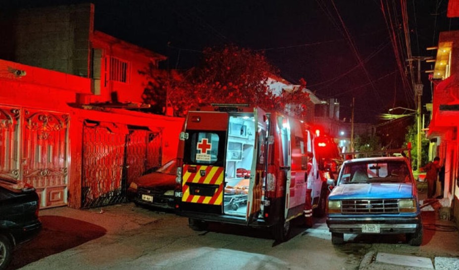 Niña de 6 años termina con dedos fracturad0s al intentar defender a su madre 1