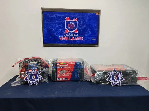 Sorprenden a hombre r0b4ndo herramienta en AutoZone del suroriente de Juárez 2