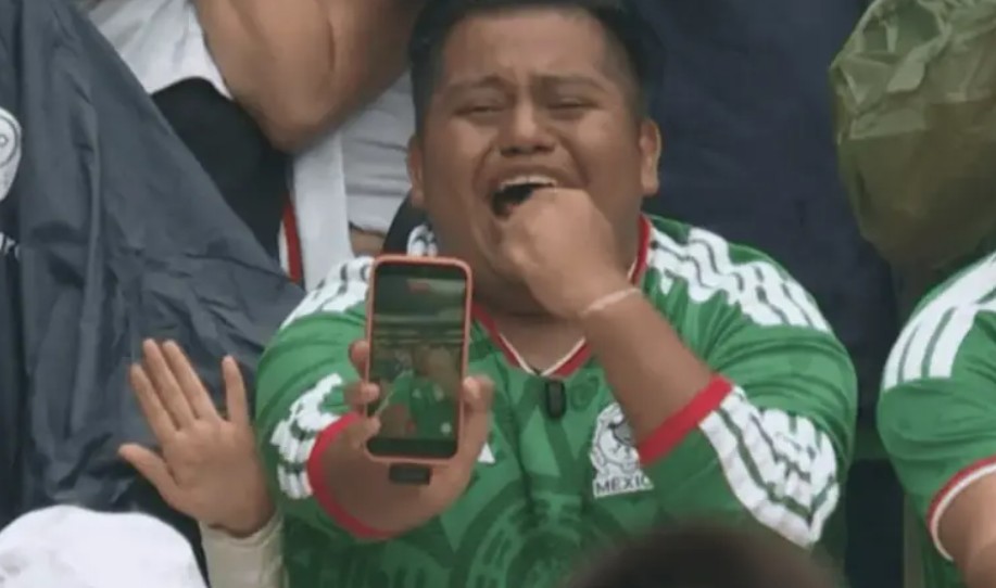 Identifican a influencer captado durante el gol de México; redes se dividen 69