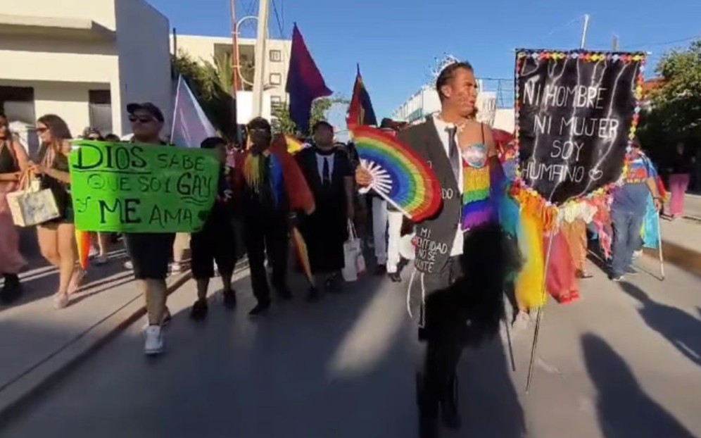 Banderas y colores llenan la 16 de Septiembre por la Marcha de las Diversidades 1