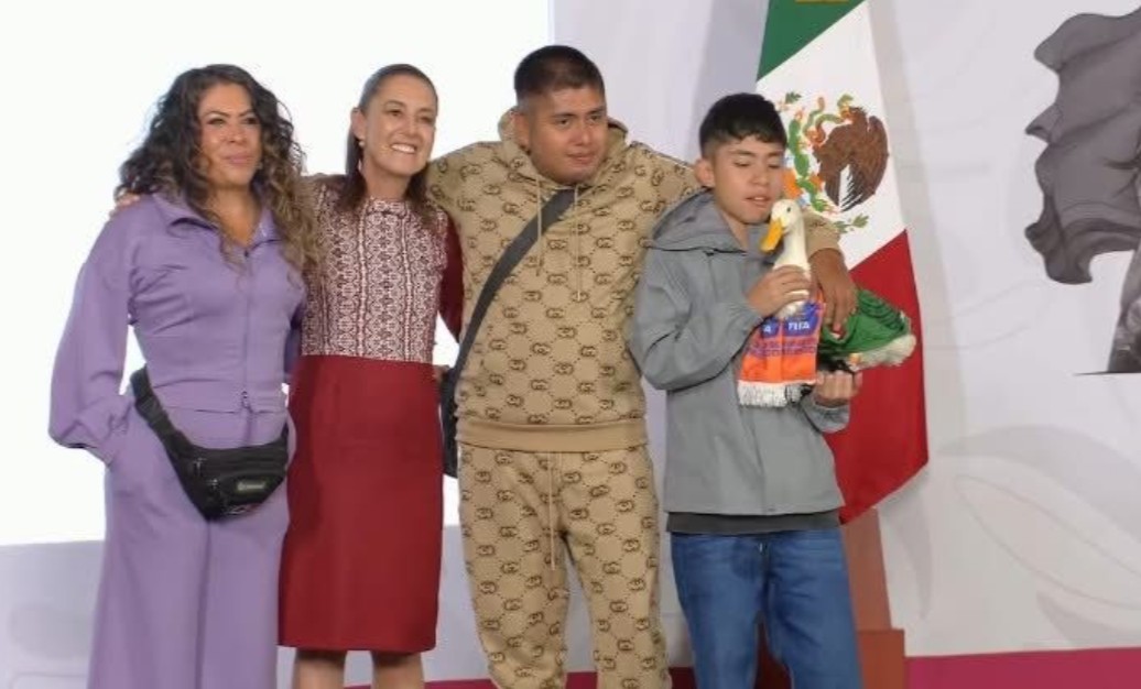 Merlín visitó a Sheinbaum y su familia busca registrar su imagen 1