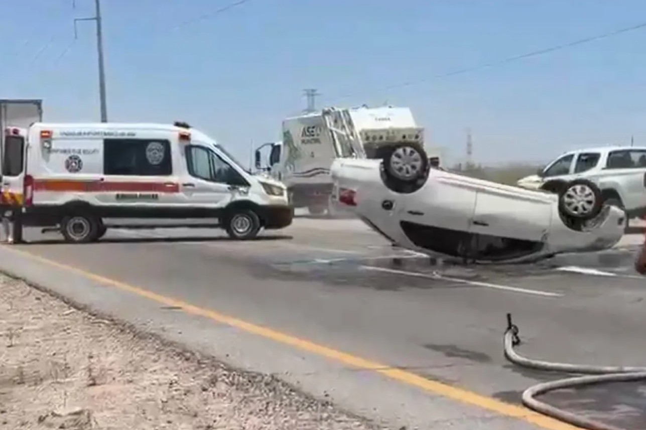 Mujer termina lesi0nad4 tras aparatosa volcadura en la Panamericana 1