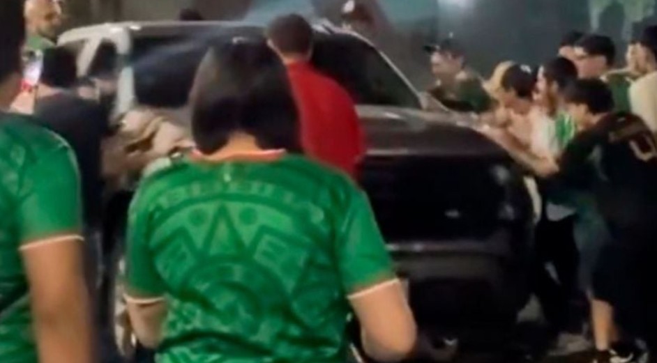 Jóvenes atr0pell4dos durante festejos por triunfo de México piden ayuda 1