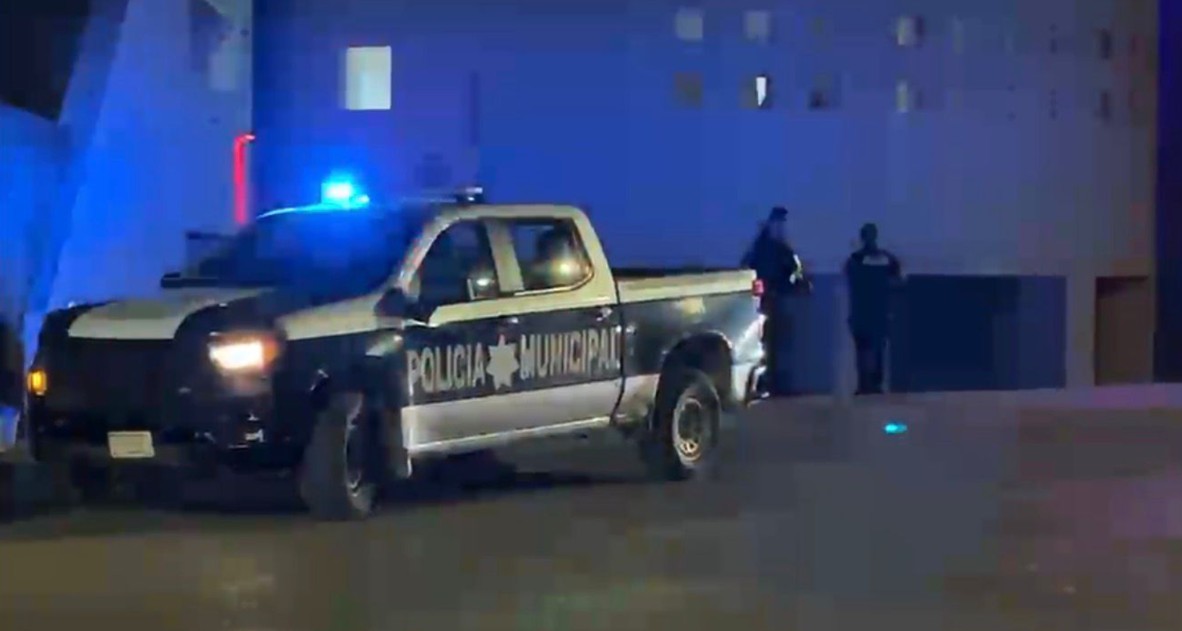 Trasladan al IMSS a hombre h3rido de b4la en el abdomen en Sierra Vista 1