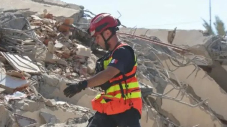 Niña salva a su hermano y mu3re atr4pada tras terremoto en Venezuela 1
