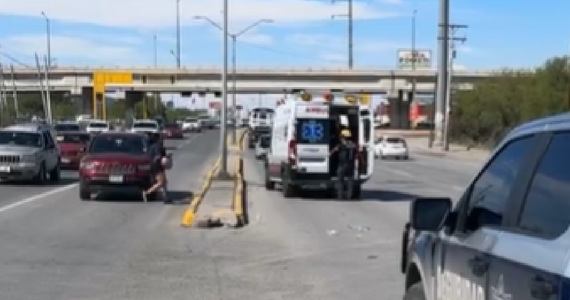 Auto impacta a dos repartidores de comida y se da a la fuga 1