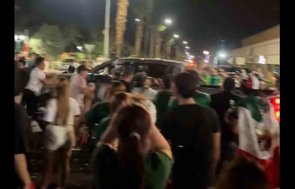 Presunto responsable de atropello chocó vs un semáforo, lo detienen 1