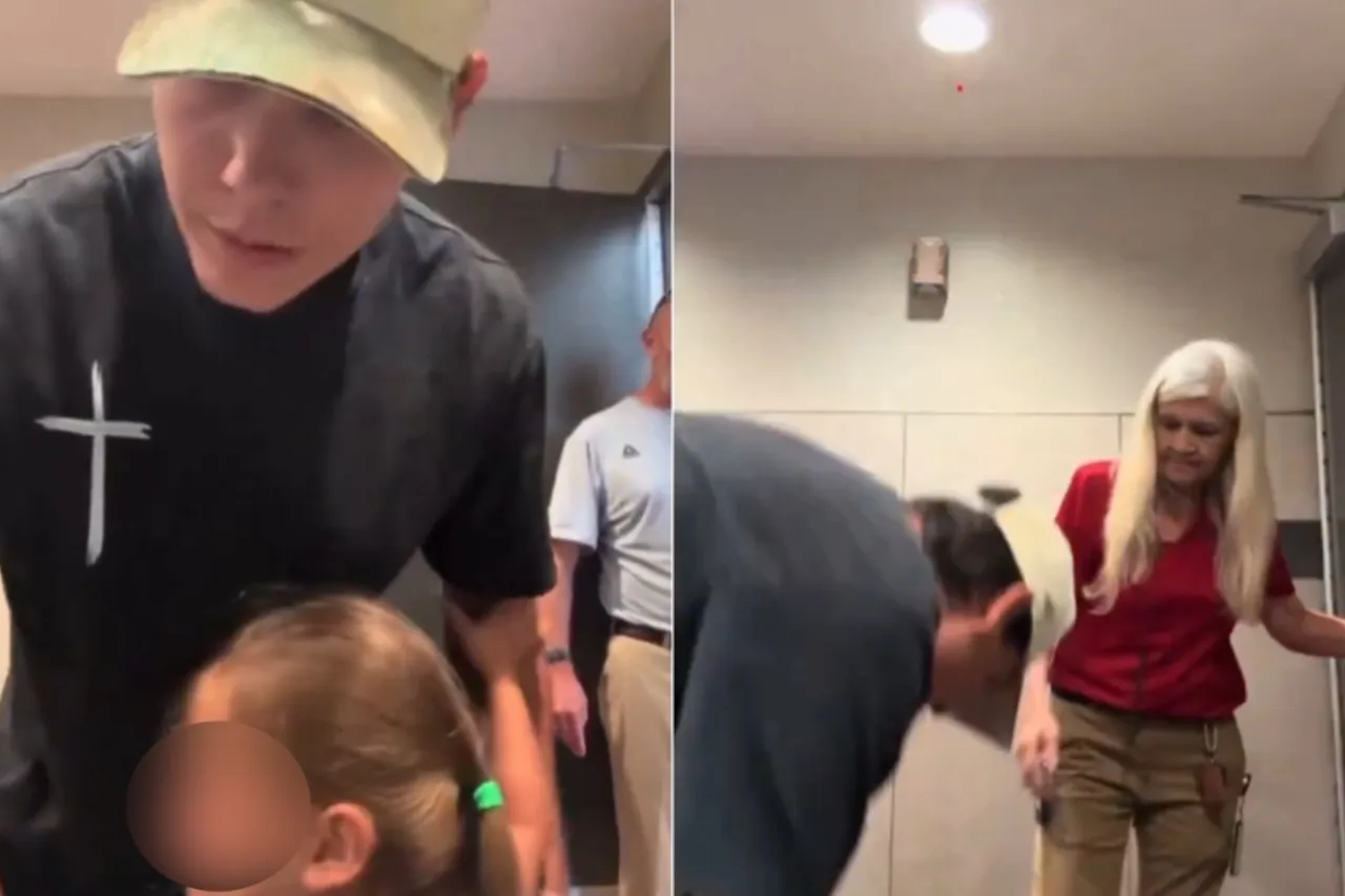 Padre entra al baño de mujeres con sus hijas y desata fuerte discusión