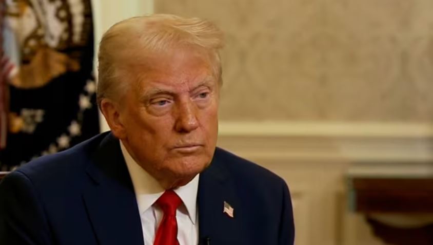 Trump amenaza con aranceles del 100% a países que impongan impuestos digitales a empresas de EU 1