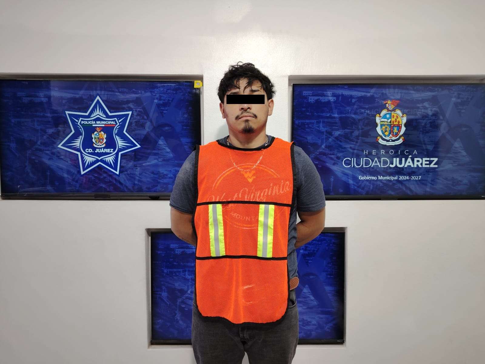 Roba auto a su pareja y huye; lo detienen 1