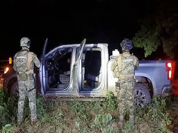 Detienen a mujer con 4rsen4l y equipo táctico tras at4que a marinos en Escuinapa 2
