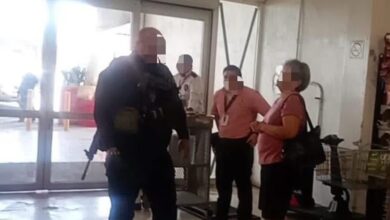 Policía p4ga café que adulta mayor intentó sustraer de tienda 1