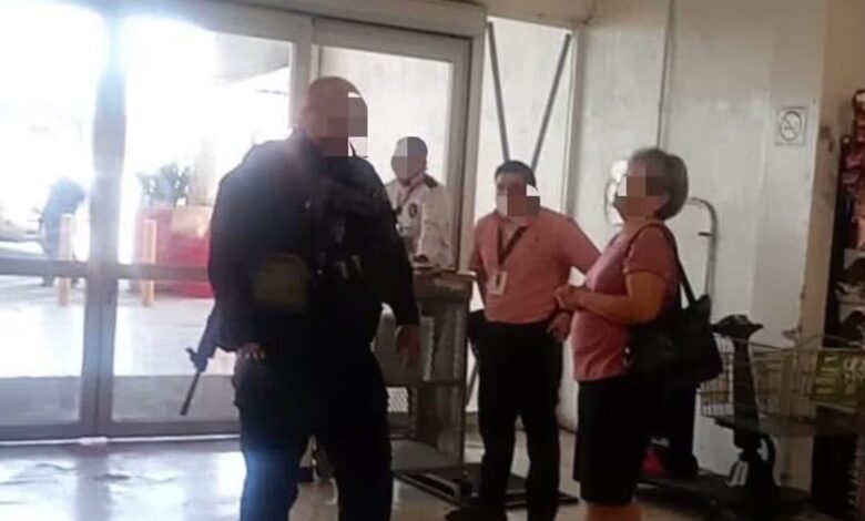Policía p4ga café que adulta mayor intentó sustraer de tienda 1