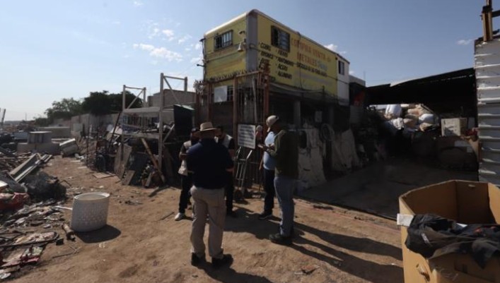 Multan con 80 mil pesos a negocio de metales por invadir vía pública 1