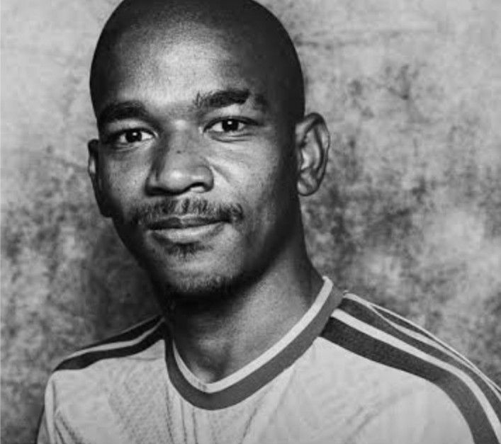 Mu3re Jayden Adams, futbolista de Sudáfrica que enfrentó a México en el Mundial