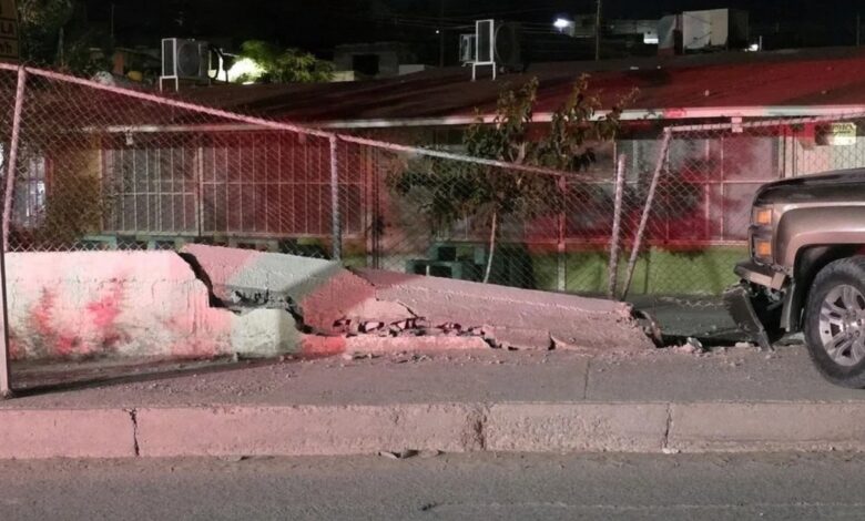 Ch0ca contra barda de secundaria y abandona la camioneta para huir 1