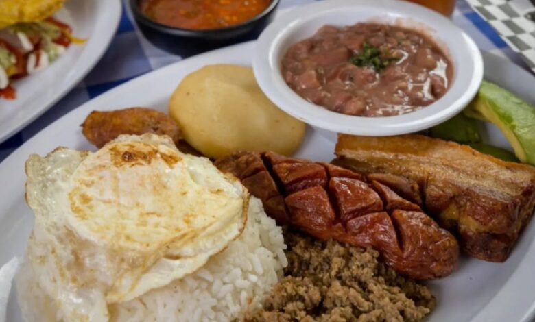 Arresta ICE a dueño de Caracas Latin Food en El Paso por presunto exceso de estancia con visa 1