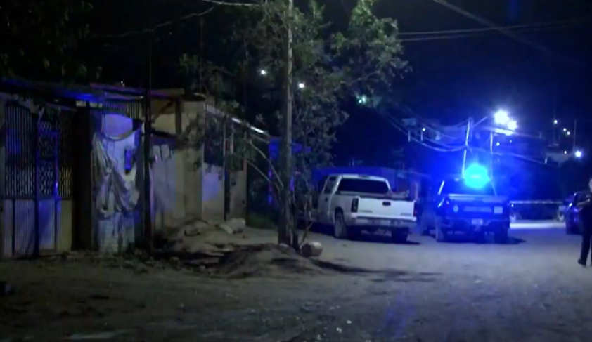 Asesin4n a balaz0s a bordo de camioneta