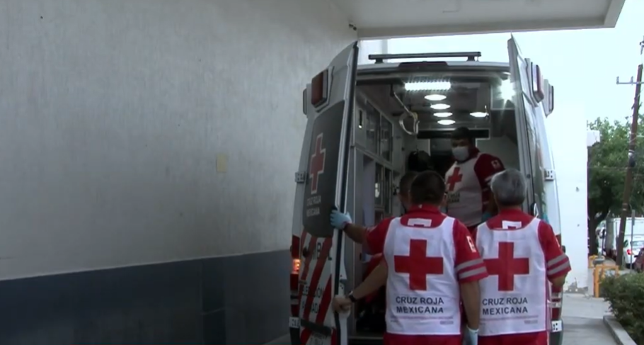 Tres lesionados, entre ellos un menor, son ingresados al Hospital General tras volcadura en la carretera Juárez-Ahumada