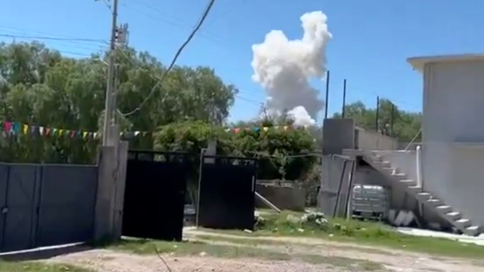 Mu3ren dos policías en at4que con expl0sivo; investigan presunto coche b0mb4