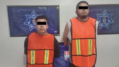 Un operativo de la Policía Municipal permitió rescatar con vida a un joven de 16 años que logró escapar de sus captores. Dos hombres fueron detenidos tras una persecución y les aseguraron armas de fuego.