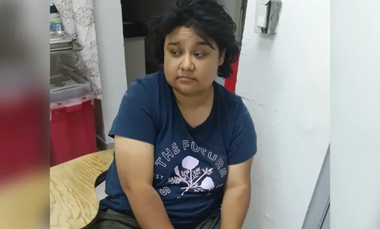 Buscan a familiares de joven localizada desorientada 1
