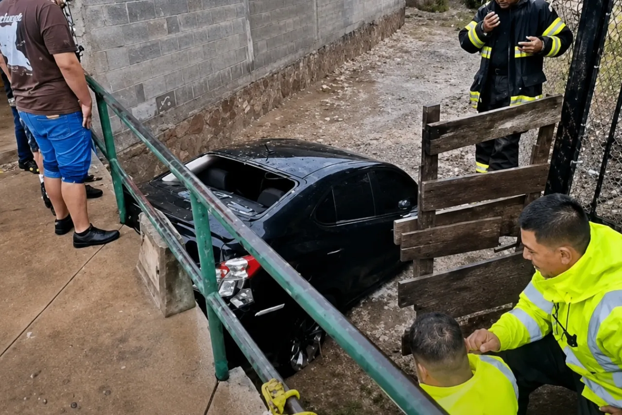 Muere hombre tras ser arrastrado por la corriente durante intensa tormenta en Chihuahua