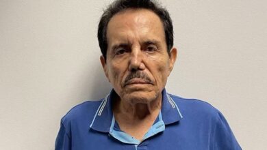 Condenan a cadena perpetua a “El Mayo” Zambada 5 Un juez federal de Brooklyn sentenció de por vida a Ismael “El Mayo” Zambada tras declararse culpable de crimen organizado y narcotráfico. La resolución pone fin a uno de los procesos judiciales más relevantes contra un líder del narcotráfico mexicano.