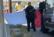 Salud analiza mu3rte de niño por posible golpe de calor dentro de un auto en Juárez 25 De confirmarse la causa, sería la primera defunción de la temporada de calor en Ciudad Juárez; el estado acumula 12 casos asociados a temperaturas extremas.