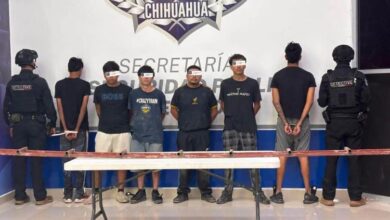 Caen seis presuntos polleros en Juárez; rescatan a migrantes de Colombia y Ecuador