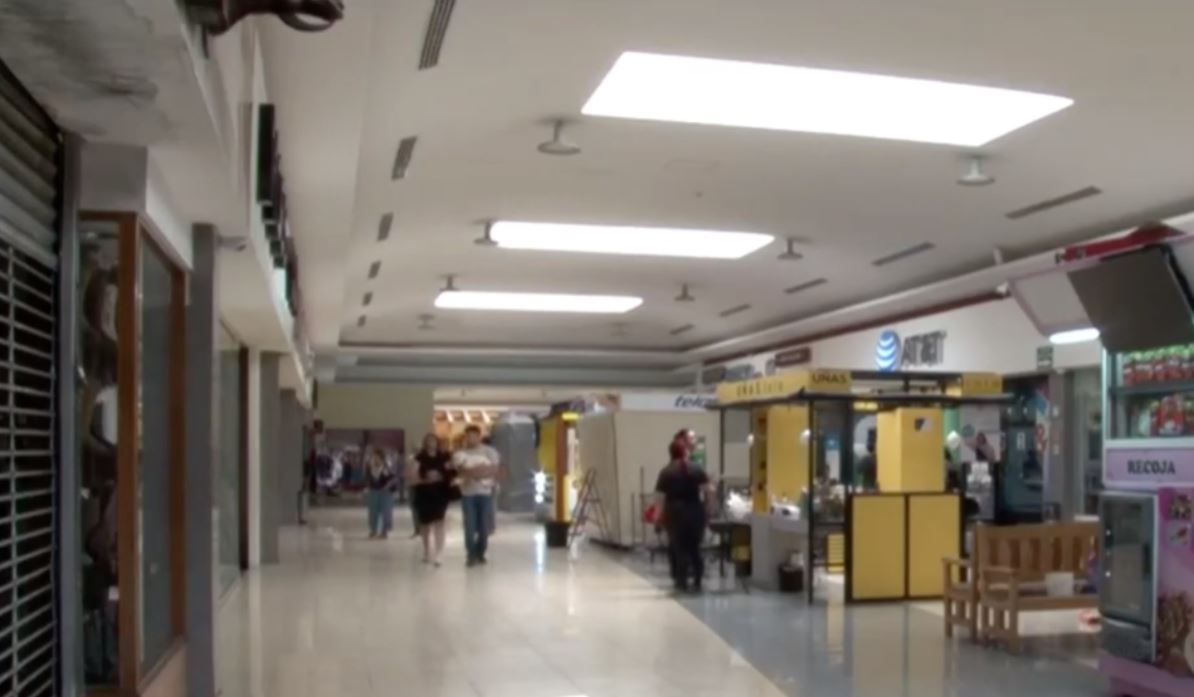 Río Grande Mall reabre sus puertas tras incendio