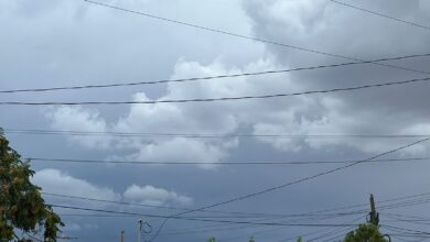 Autoridades advierten sobre la posibilidad de fuertes lluvias, ráfagas de viento y caída de granizo durante la noche de este sábado.