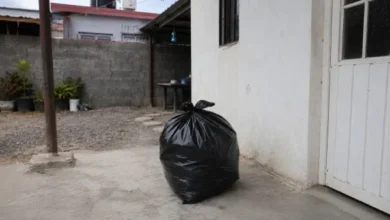Una llamada de emergencia por gritos y golpes alertó a las autoridades, quienes localizaron restos humanos dentro de una vivienda y detuvieron a un hombre en flagrancia.