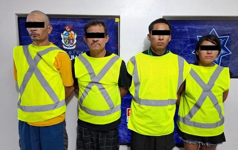 Unidad de la Policía Municipal tras detención por amenazas contra empleado de CFE en Salvárcar