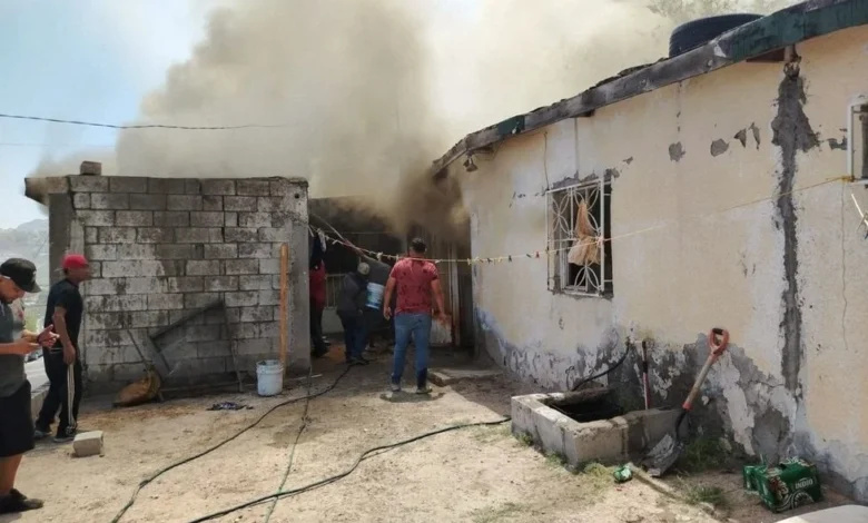 Él la golpeó; ella quemó la casa; ambos fueron detenidos 1
