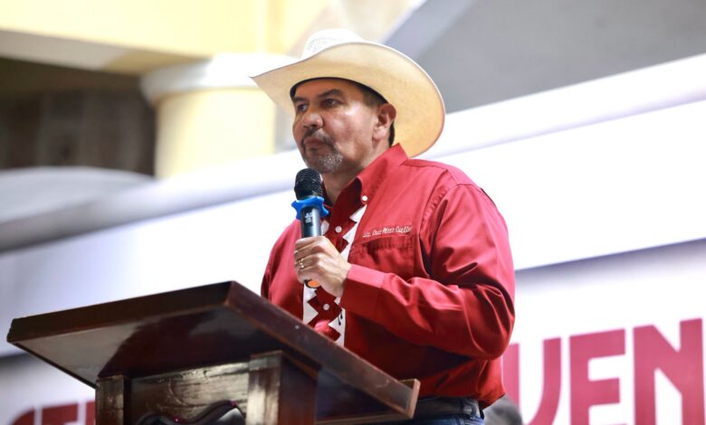 “¡Gobernador!”: reciben a Cruz con porra en asamblea de Morena 1