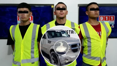 Detienen a tres con vehículo robado y 35 gramos de cristal 2 Policías municipales realizaron la intervención en la Unidad Habitacional Benito Juárez; la camioneta tenía un reporte de robo fechado el 28 de febrero de 2026.