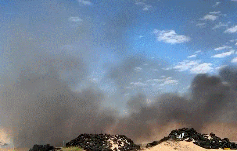 Incendio consume más de 20 mil llantas cerca del relleno sanitario de Juárez