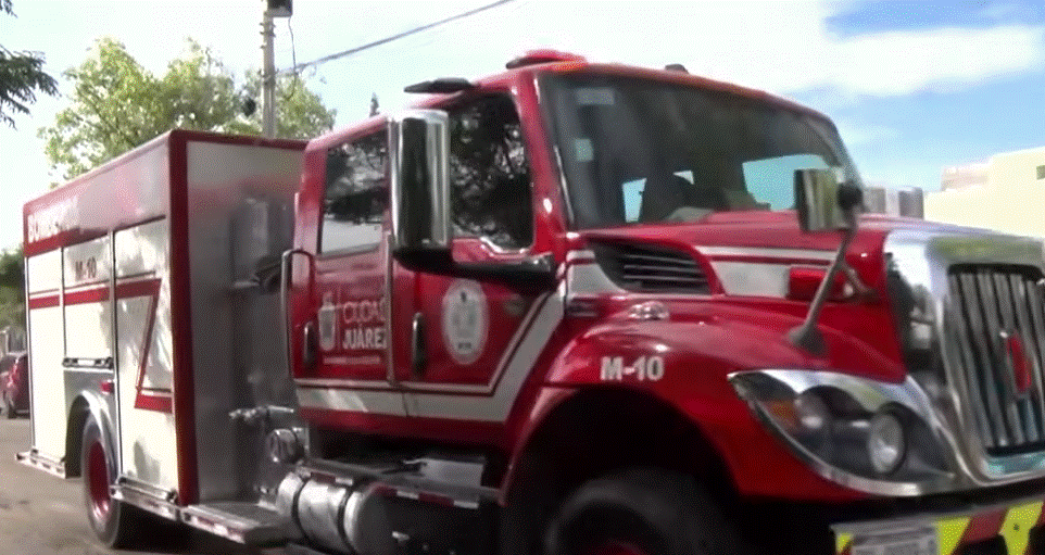 Explotó tanque de gas en una vivienda 2 Una fuga previa habría provocado la acumulación de combustible en la cocina; Bomberos inspeccionaron el inmueble y no reportaron personas lesionadas.