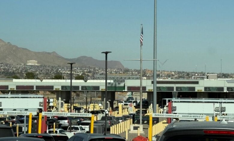 Reportan largas filas en puentes para ir a El Paso en este martes 1