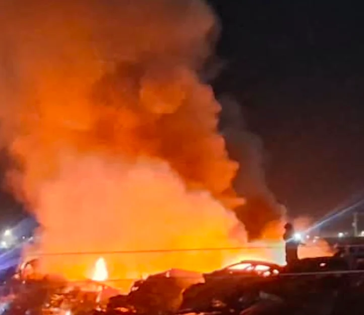 Arde yonke Forcito en el Kilómetro 27; no hay lesionados