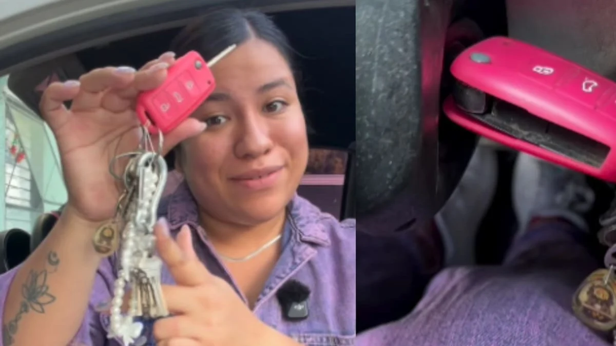 Llaves de automóvil con varios accesorios colgados