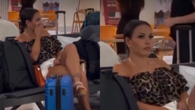 La grabación muestra a una mujer acomodándose la ropa en la zona de espera de un aeropuerto; la falta de contexto dividió las opiniones de usuarios.