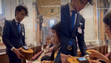 Un video difundido por una periodista paraguaya residente en Roma muestra una alcancía equipada con una terminal para recibir aportaciones electrónicas durante una ceremonia litúrgica.