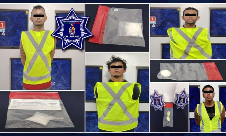 Detienen a cuatro con más de 70 gramos de cr1st4l en distintos puntos de Juárez 1 Unidad de la Policía Municipal durante un operativo de seguridad en Ciudad Juárez