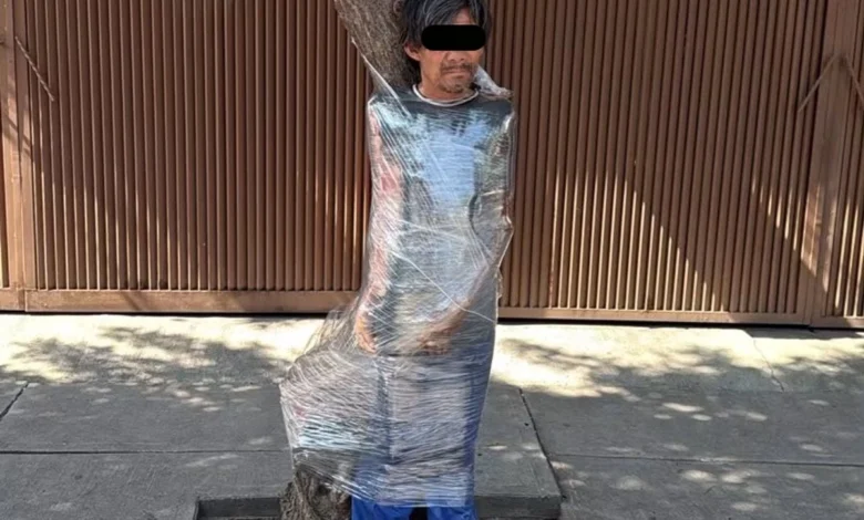 Se roba un bicicleta y vecino lo emplayan a un árbol 1