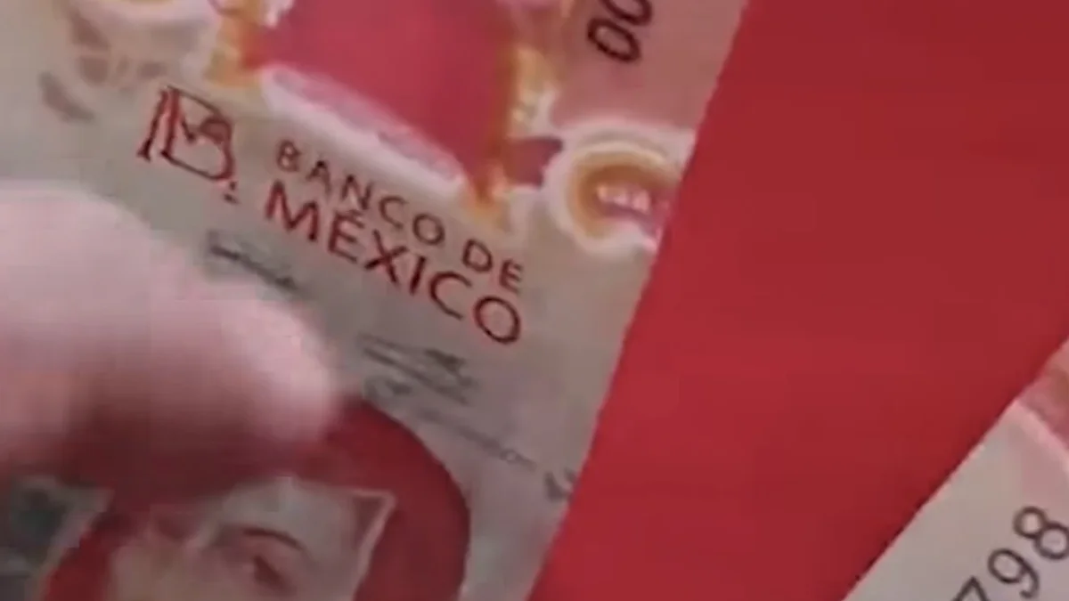 Usuario de redes alerta sobre circulación de billetes falsos de 100 pesos